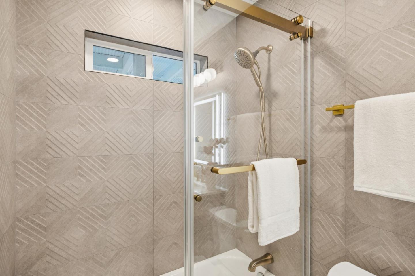 Detail Gallery Image 26 of 32 For 5 Olive Ct, San Mateo,  CA 94401 - 3 Beds | 2 Baths