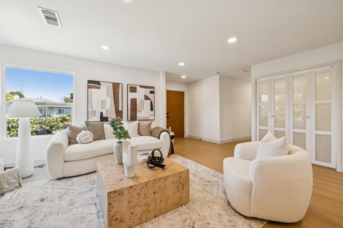 Detail Gallery Image 7 of 32 For 5 Olive Ct, San Mateo,  CA 94401 - 3 Beds | 2 Baths