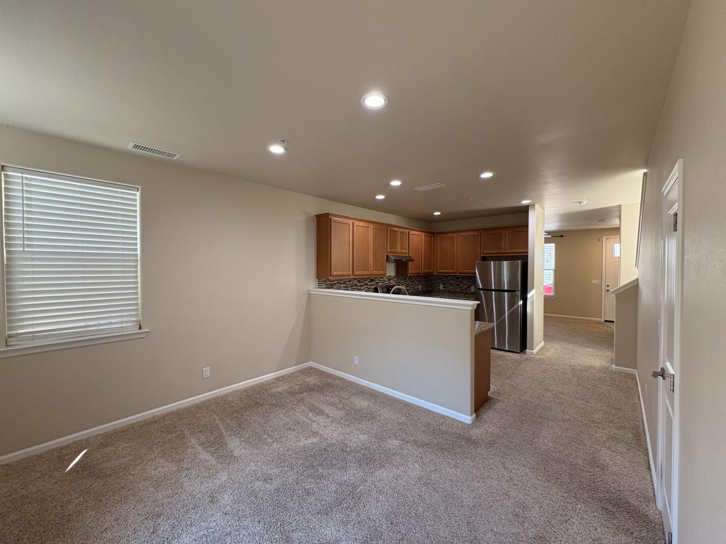 Detail Gallery Image 10 of 21 For 1288 Sycamore St, Greenfield,  CA 93927 - 3 Beds | 2/1 Baths