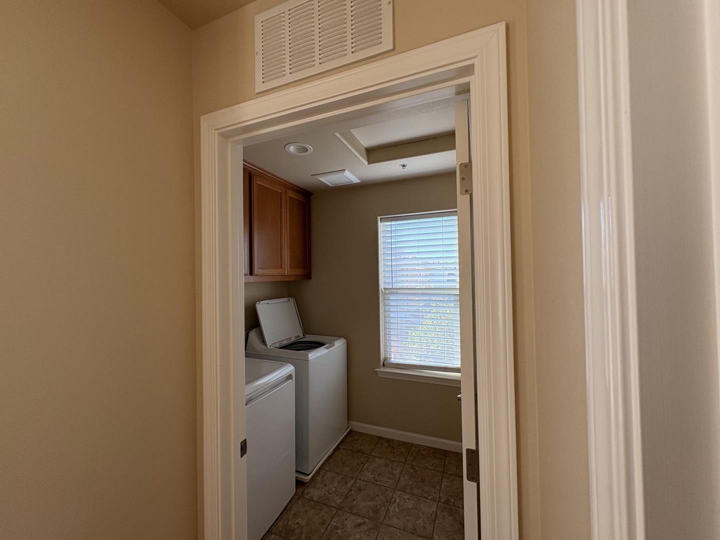 Detail Gallery Image 14 of 21 For 1288 Sycamore St, Greenfield,  CA 93927 - 3 Beds | 2/1 Baths