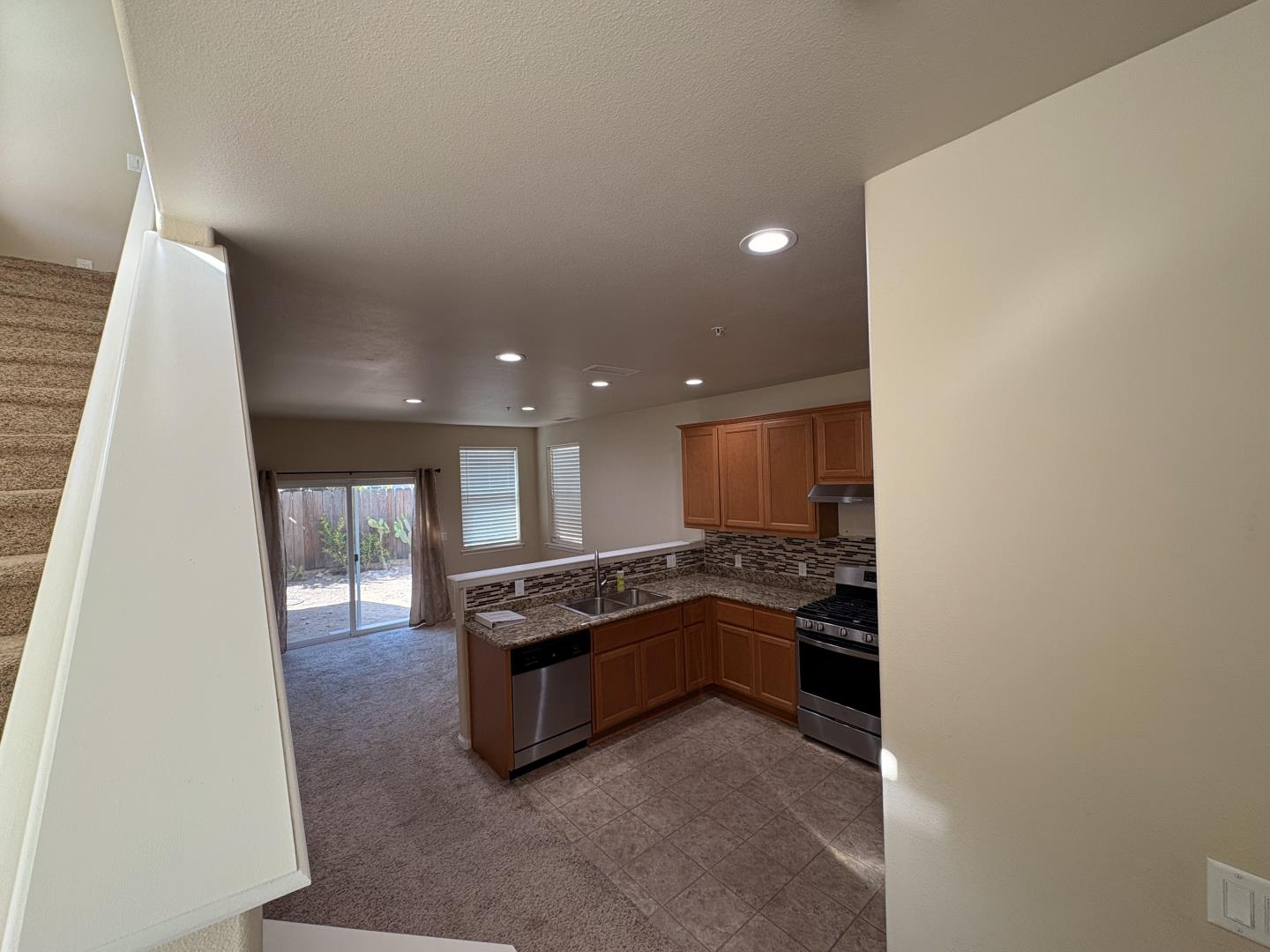Detail Gallery Image 8 of 21 For 1288 Sycamore St, Greenfield,  CA 93927 - 3 Beds | 2/1 Baths