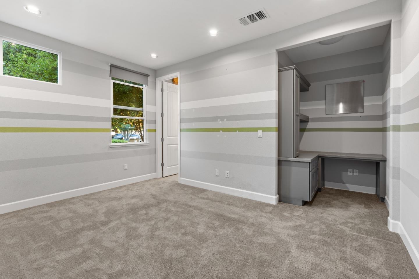 Detail Gallery Image 20 of 73 For 2006 Jubilee Dr, Hayward,  CA 94541 - 4 Beds | 4 Baths