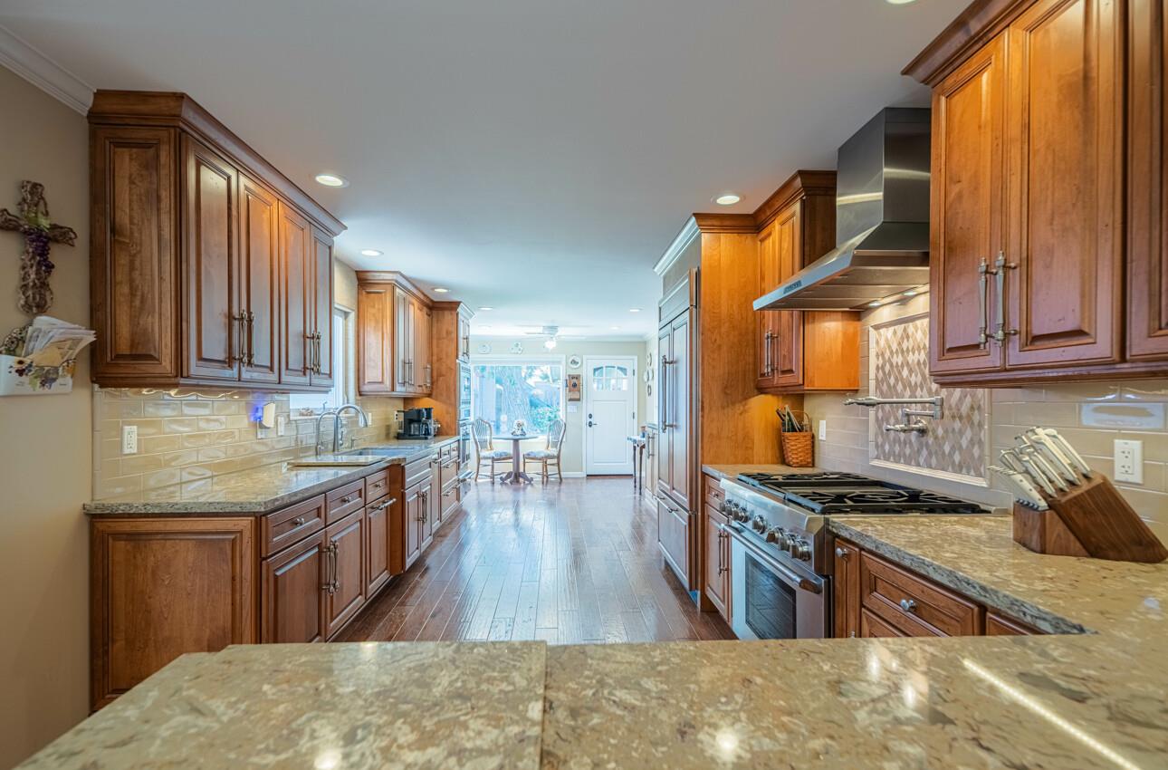 Detail Gallery Image 14 of 44 For 106 San Juan Dr, Salinas,  CA 93901 - 3 Beds | 2 Baths