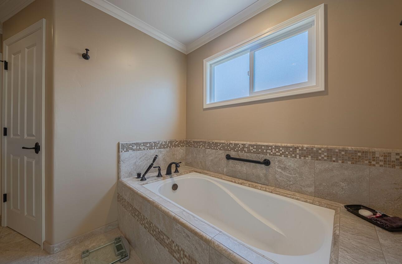 Detail Gallery Image 29 of 44 For 106 San Juan Dr, Salinas,  CA 93901 - 3 Beds | 2 Baths