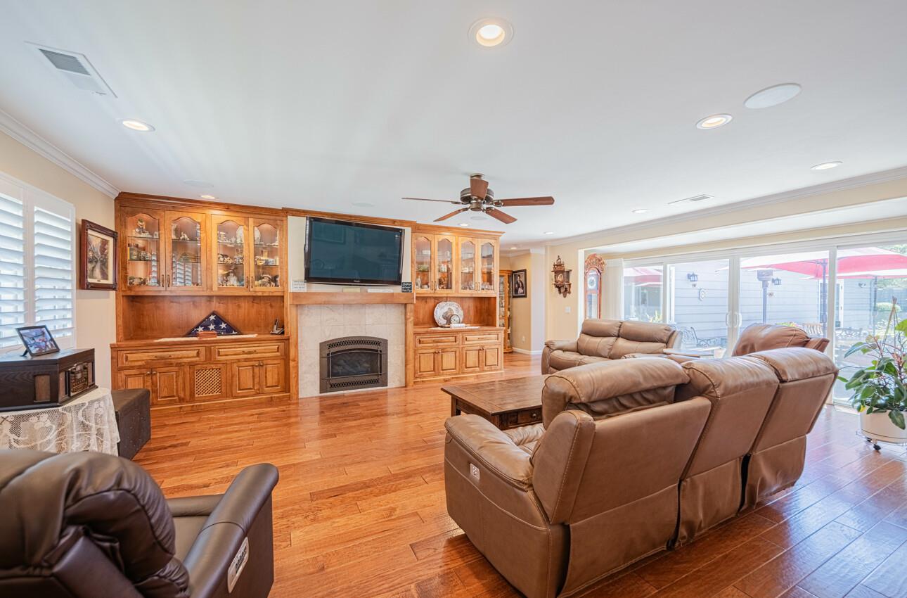 Detail Gallery Image 7 of 44 For 106 San Juan Dr, Salinas,  CA 93901 - 3 Beds | 2 Baths