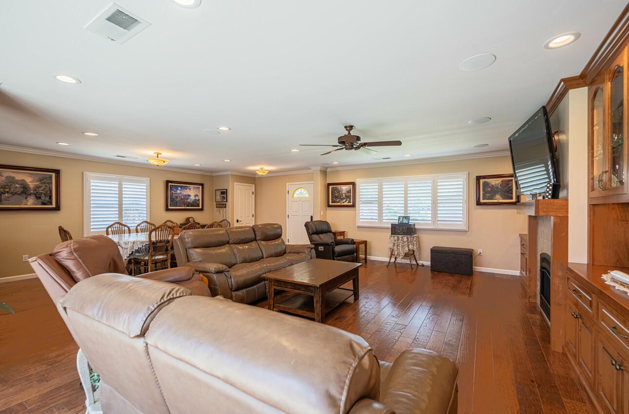 Detail Gallery Image 9 of 44 For 106 San Juan Dr, Salinas,  CA 93901 - 3 Beds | 2 Baths