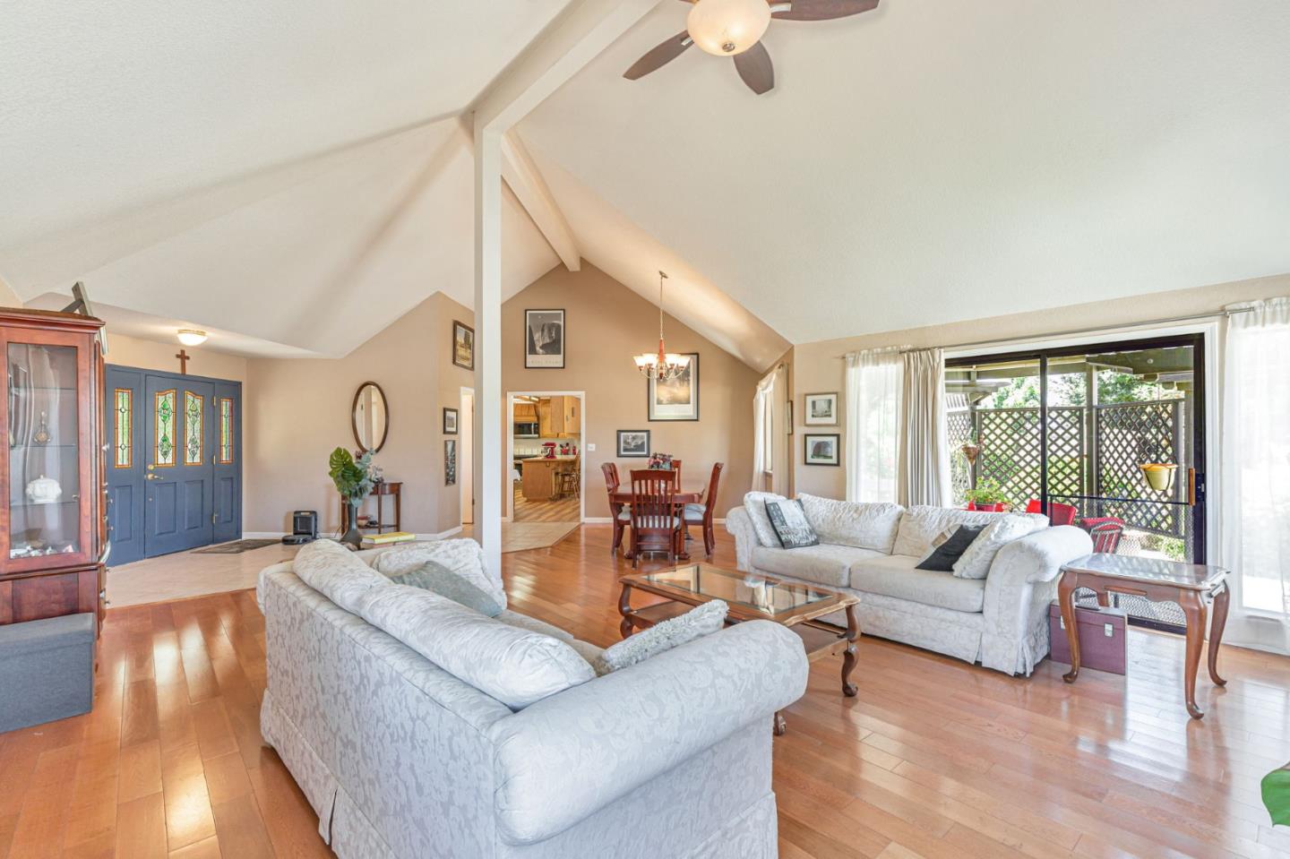 Detail Gallery Image 10 of 50 For 2000 Oscar Ct, Gilroy,  CA 95020 - 4 Beds | 3 Baths