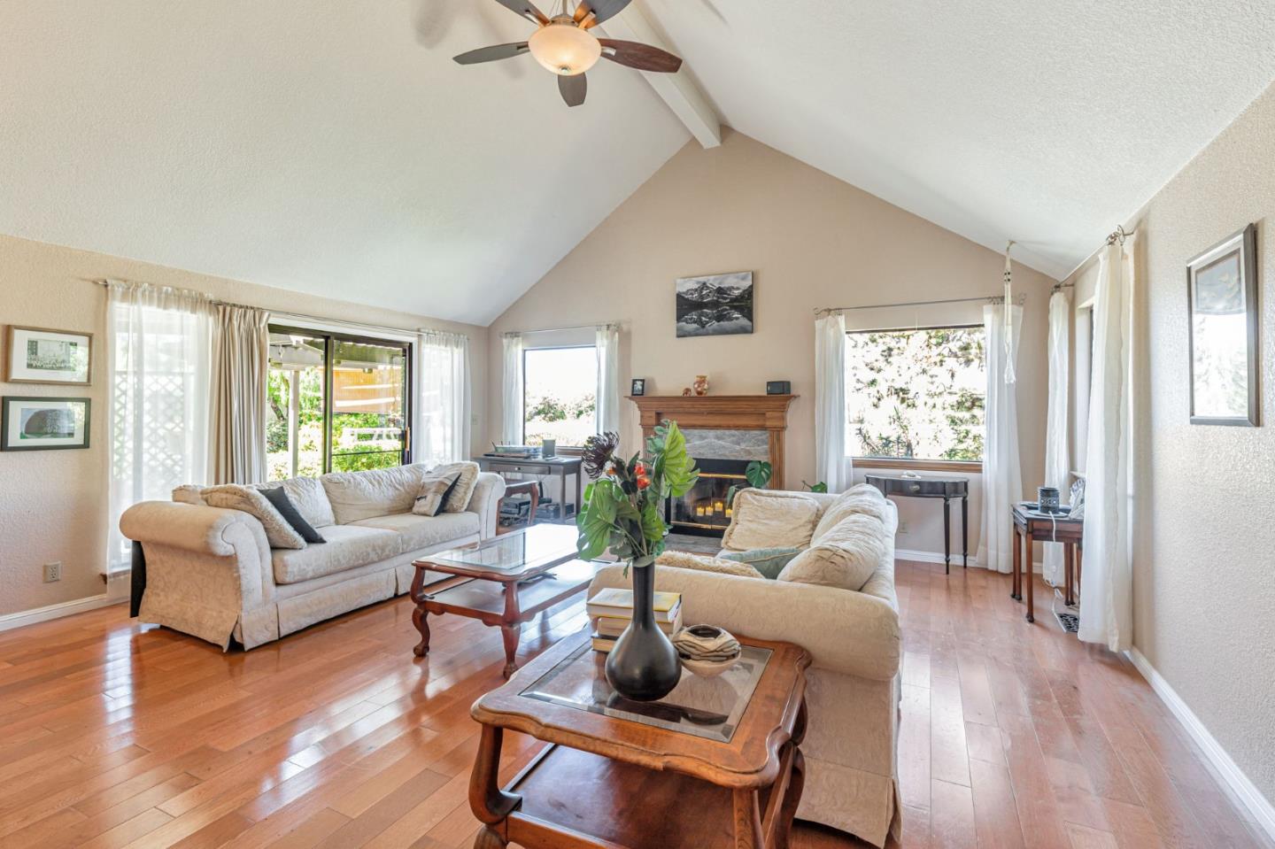 Detail Gallery Image 11 of 50 For 2000 Oscar Ct, Gilroy,  CA 95020 - 4 Beds | 3 Baths