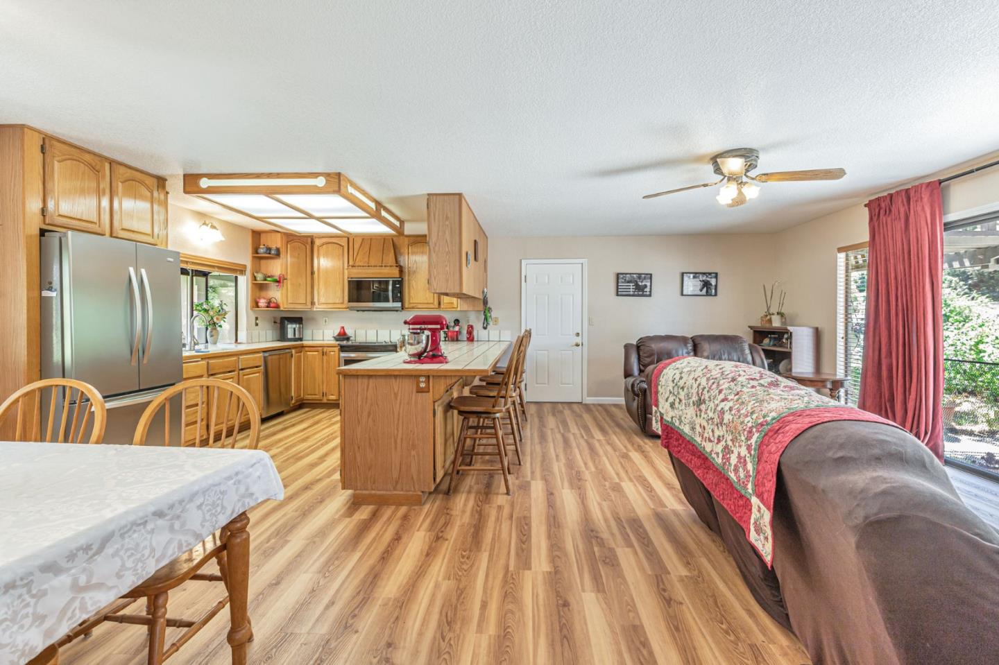 Detail Gallery Image 13 of 50 For 2000 Oscar Ct, Gilroy,  CA 95020 - 4 Beds | 3 Baths