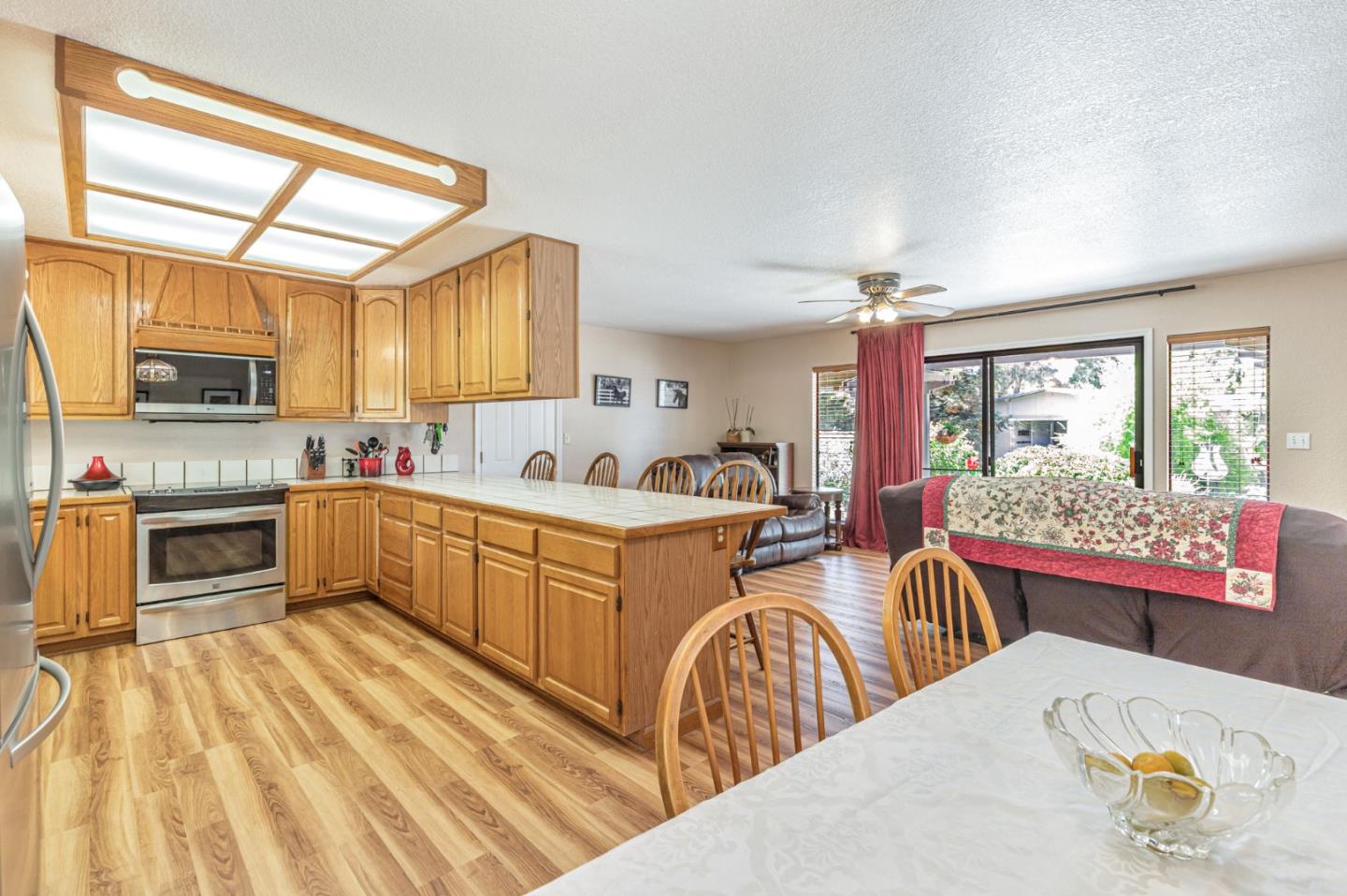 Detail Gallery Image 16 of 50 For 2000 Oscar Ct, Gilroy,  CA 95020 - 4 Beds | 3 Baths