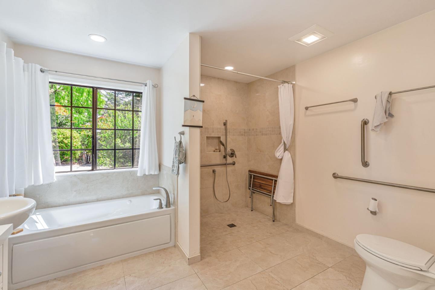 Detail Gallery Image 22 of 50 For 2000 Oscar Ct, Gilroy,  CA 95020 - 4 Beds | 3 Baths