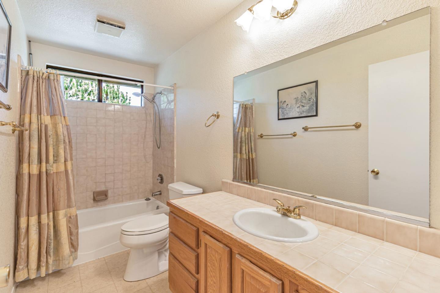 Detail Gallery Image 26 of 50 For 2000 Oscar Ct, Gilroy,  CA 95020 - 4 Beds | 3 Baths