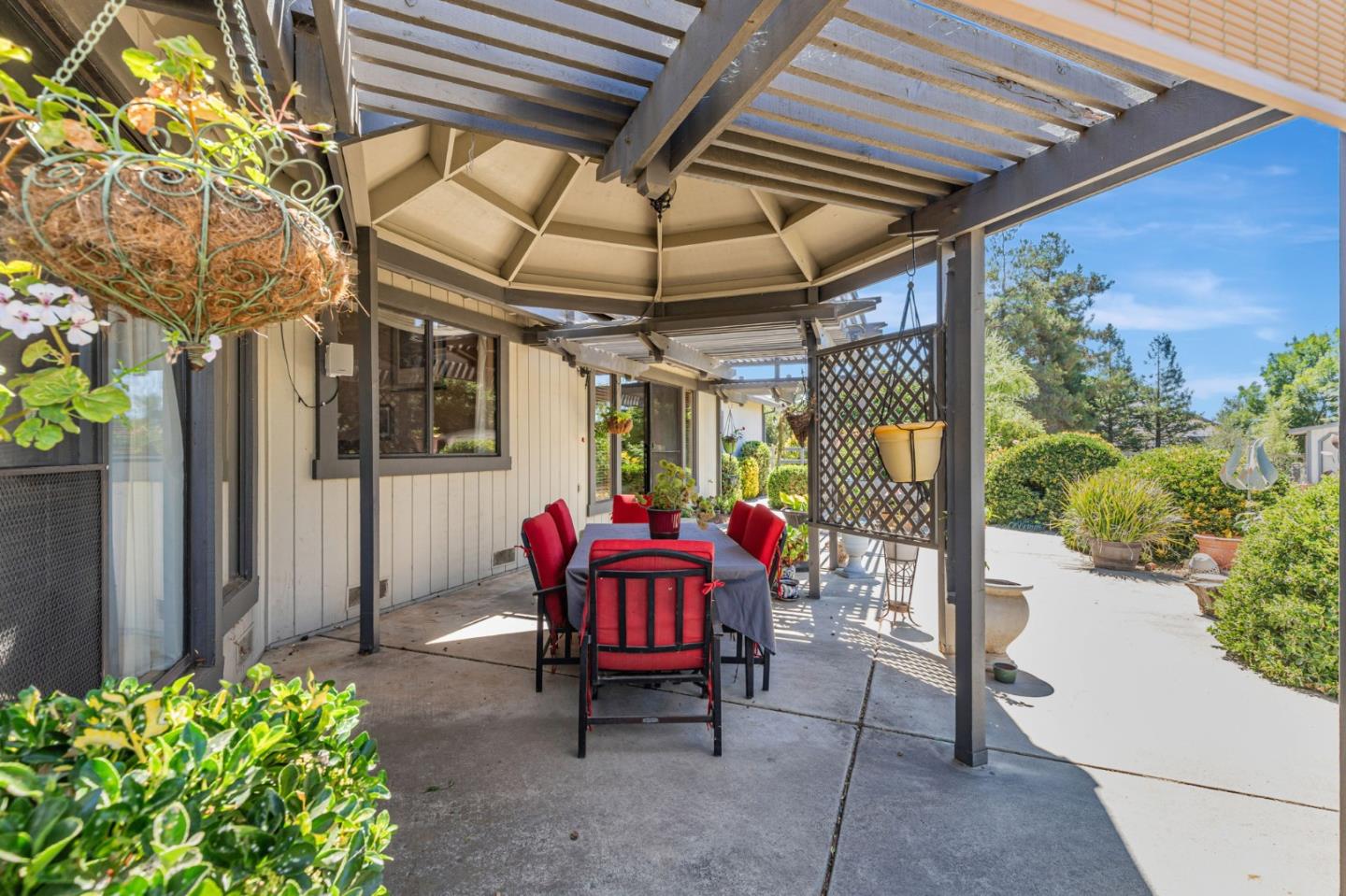 Detail Gallery Image 30 of 50 For 2000 Oscar Ct, Gilroy,  CA 95020 - 4 Beds | 3 Baths
