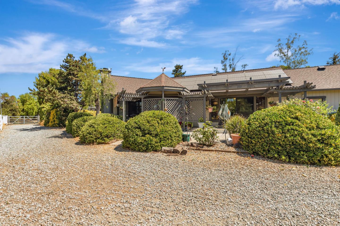 Detail Gallery Image 34 of 50 For 2000 Oscar Ct, Gilroy,  CA 95020 - 4 Beds | 3 Baths