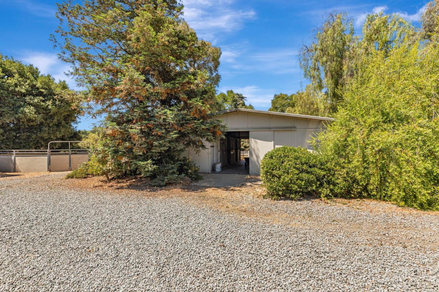 Detail Gallery Image 35 of 50 For 2000 Oscar Ct, Gilroy,  CA 95020 - 4 Beds | 3 Baths