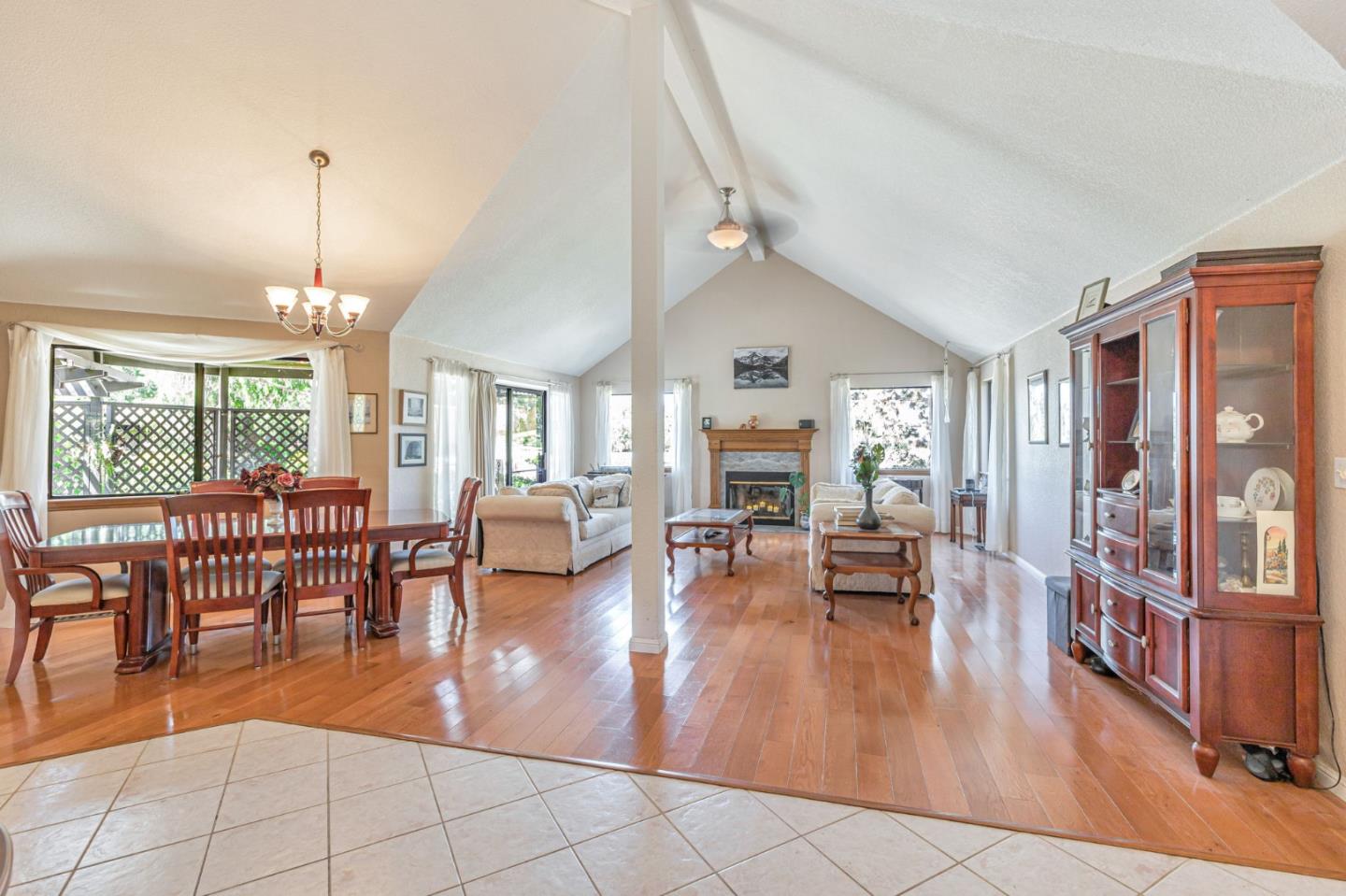 Detail Gallery Image 9 of 50 For 2000 Oscar Ct, Gilroy,  CA 95020 - 4 Beds | 3 Baths