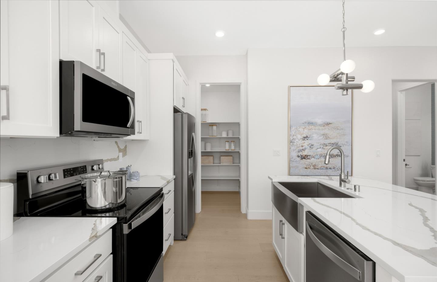 Detail Gallery Image 15 of 19 For 2305 Red Oak Ct, San Mateo,  CA 94403 - 4 Beds | 3/5 Baths