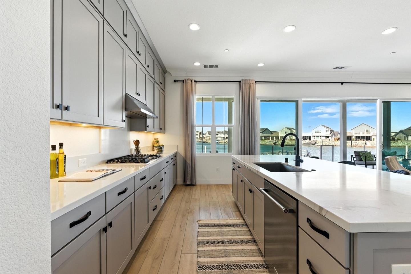 Detail Gallery Image 12 of 83 For 467 Halcyon Pl, Bethel Island,  CA 94511 - 4 Beds | 4/1 Baths