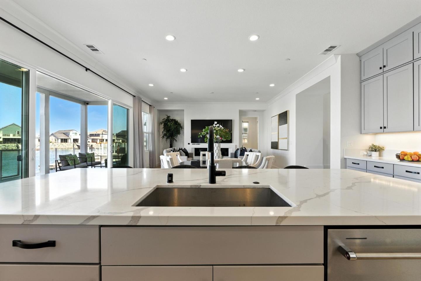Detail Gallery Image 14 of 83 For 467 Halcyon Pl, Bethel Island,  CA 94511 - 4 Beds | 4/1 Baths