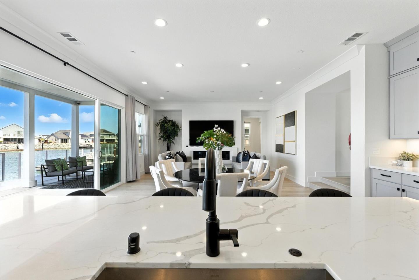 Detail Gallery Image 15 of 83 For 467 Halcyon Pl, Bethel Island,  CA 94511 - 4 Beds | 4/1 Baths