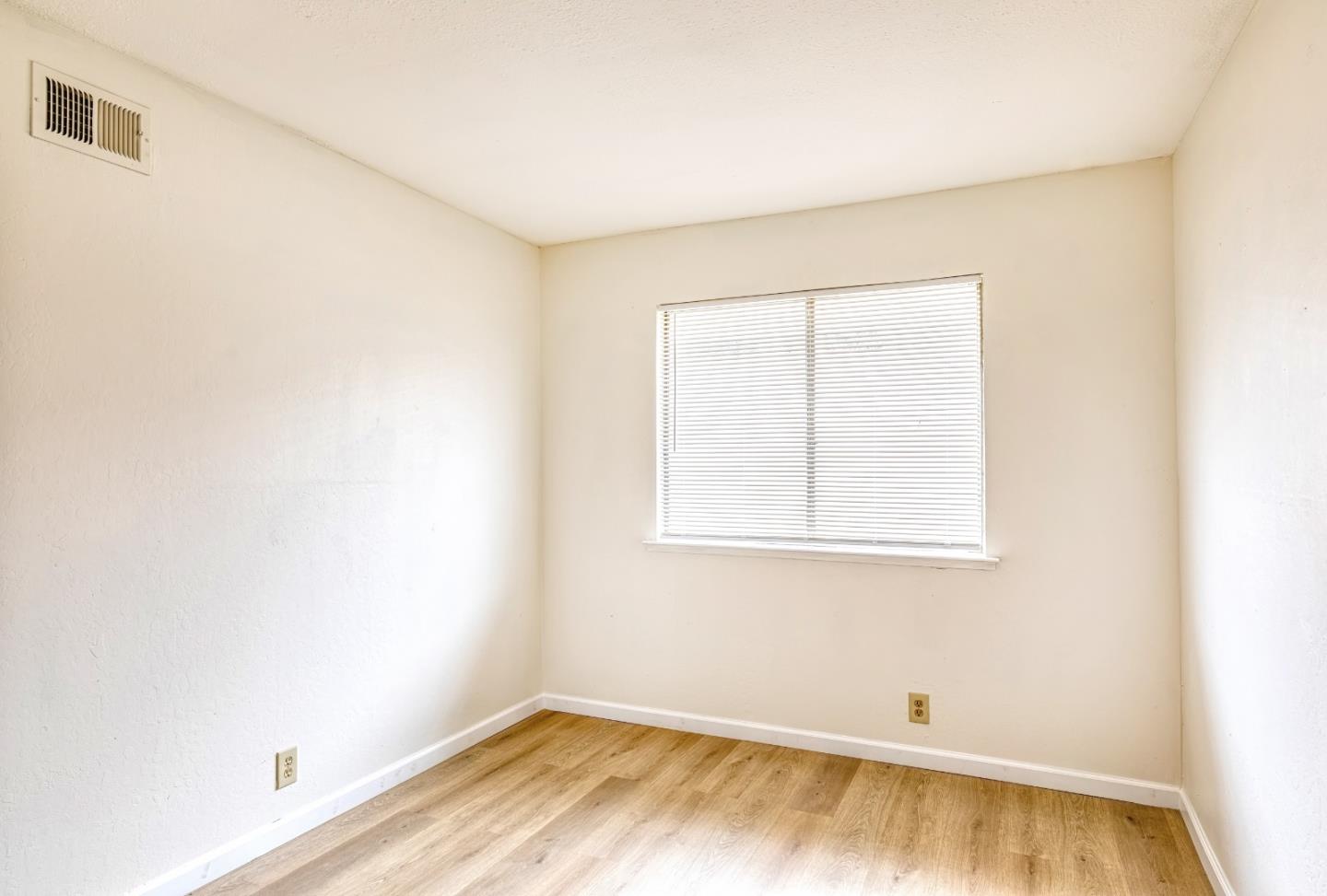 Detail Gallery Image 10 of 21 For 32200 Atlas Way, Union City,  CA 94587 - 2 Beds | 1 Baths