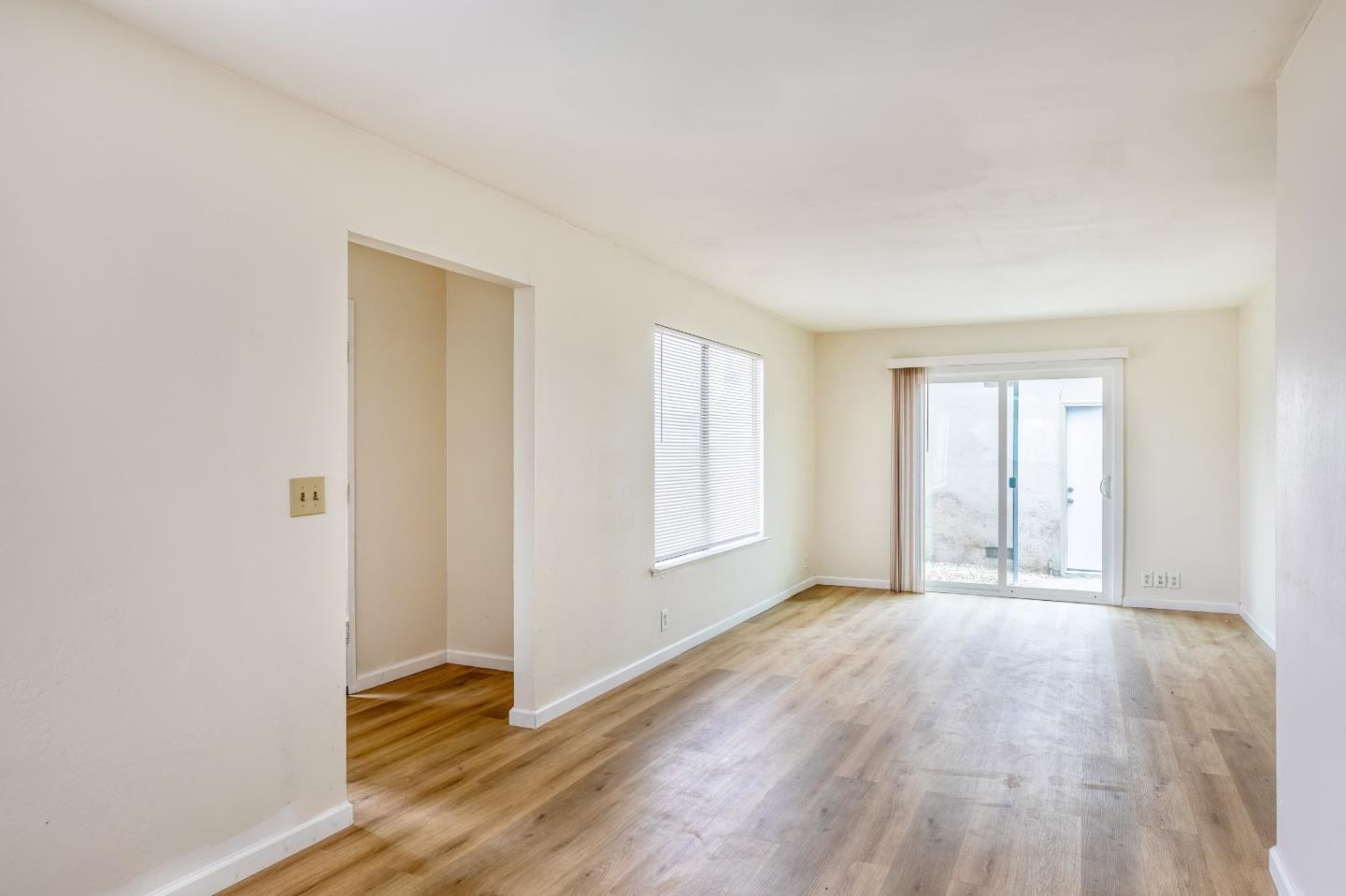 Detail Gallery Image 6 of 21 For 32200 Atlas Way, Union City,  CA 94587 - 2 Beds | 1 Baths