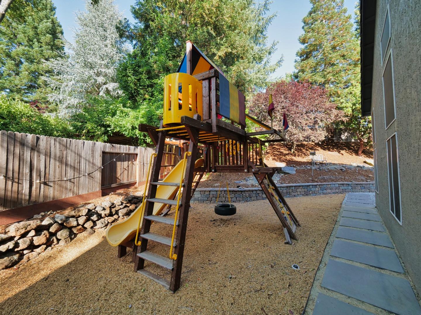 Detail Gallery Image 10 of 43 For 104 Hesser Ct, Folsom,  CA 95630 - 5 Beds | 4 Baths
