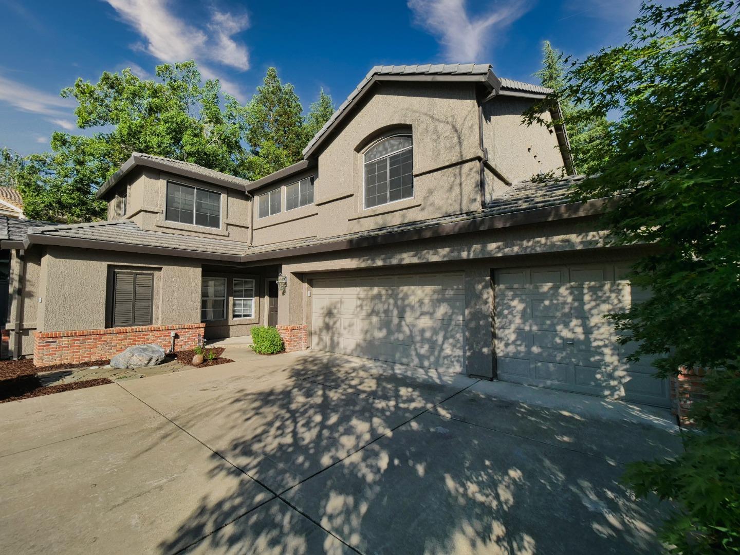Detail Gallery Image 2 of 43 For 104 Hesser Ct, Folsom,  CA 95630 - 5 Beds | 4 Baths