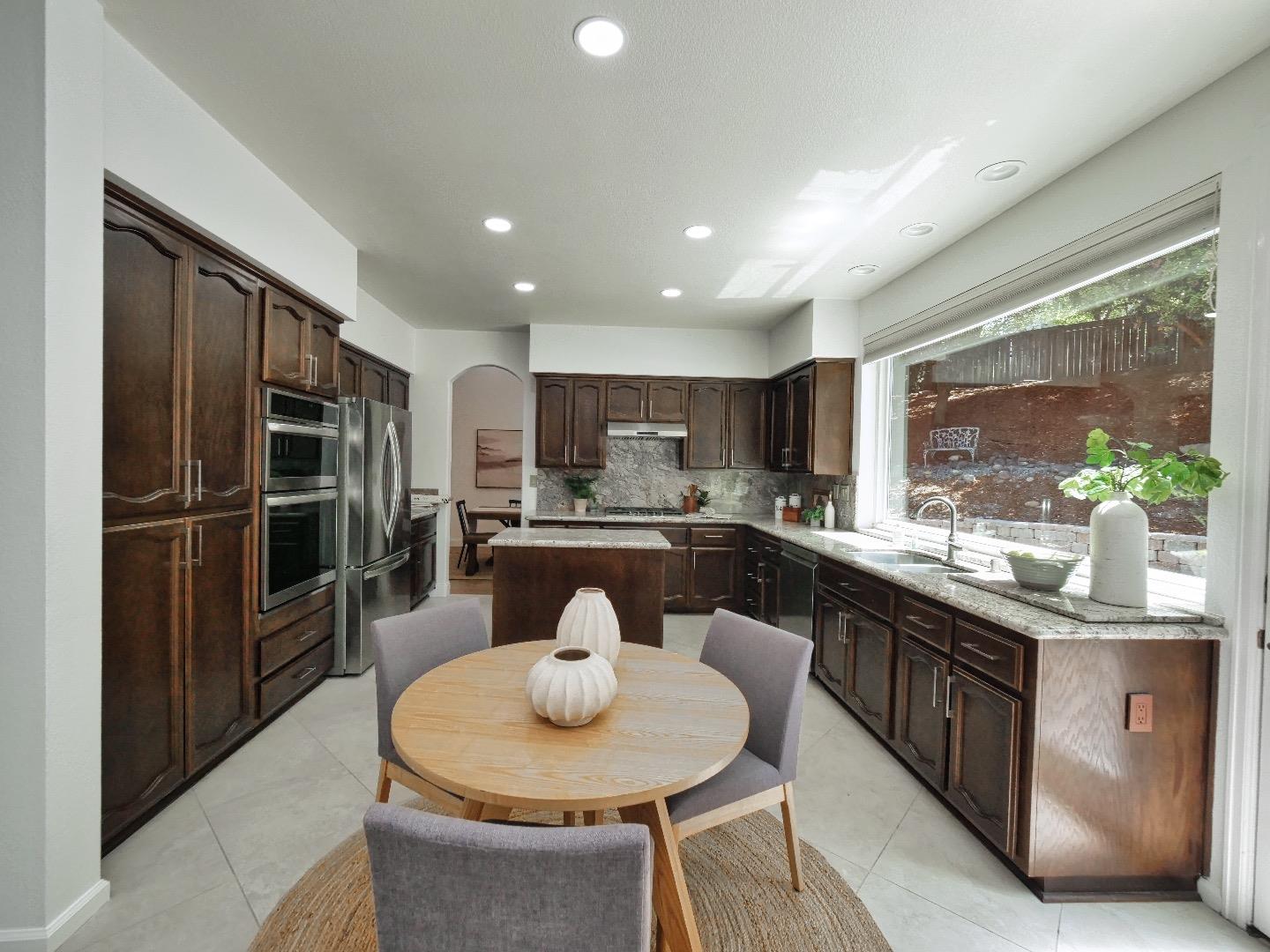 Detail Gallery Image 28 of 43 For 104 Hesser Ct, Folsom,  CA 95630 - 5 Beds | 4 Baths
