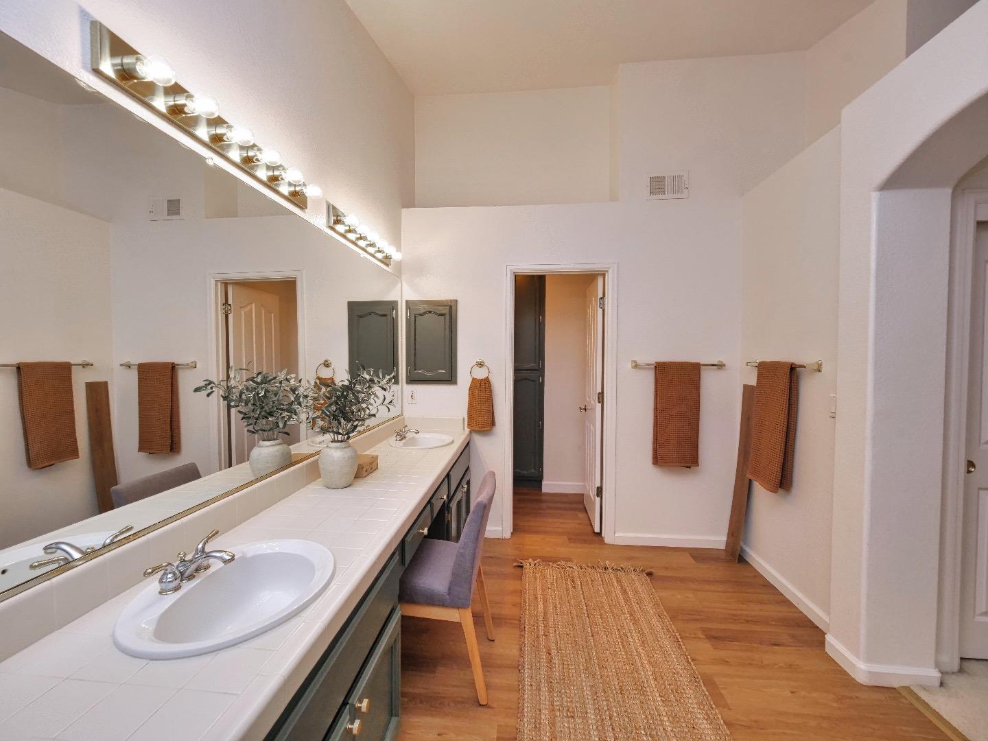Detail Gallery Image 40 of 43 For 104 Hesser Ct, Folsom,  CA 95630 - 5 Beds | 4 Baths