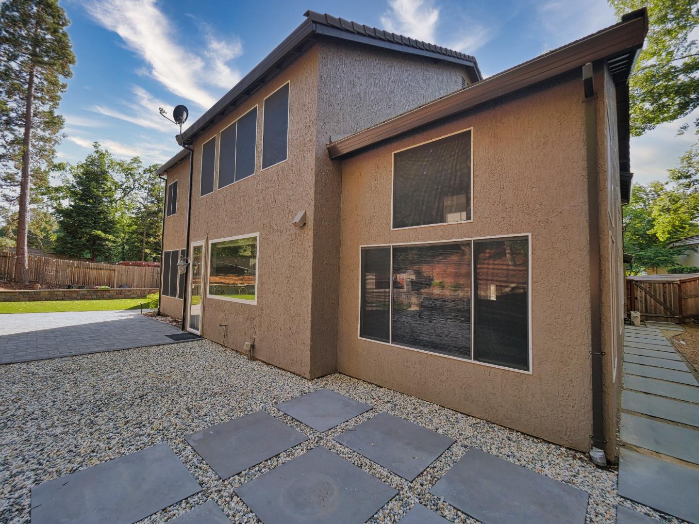 Detail Gallery Image 5 of 43 For 104 Hesser Ct, Folsom,  CA 95630 - 5 Beds | 4 Baths