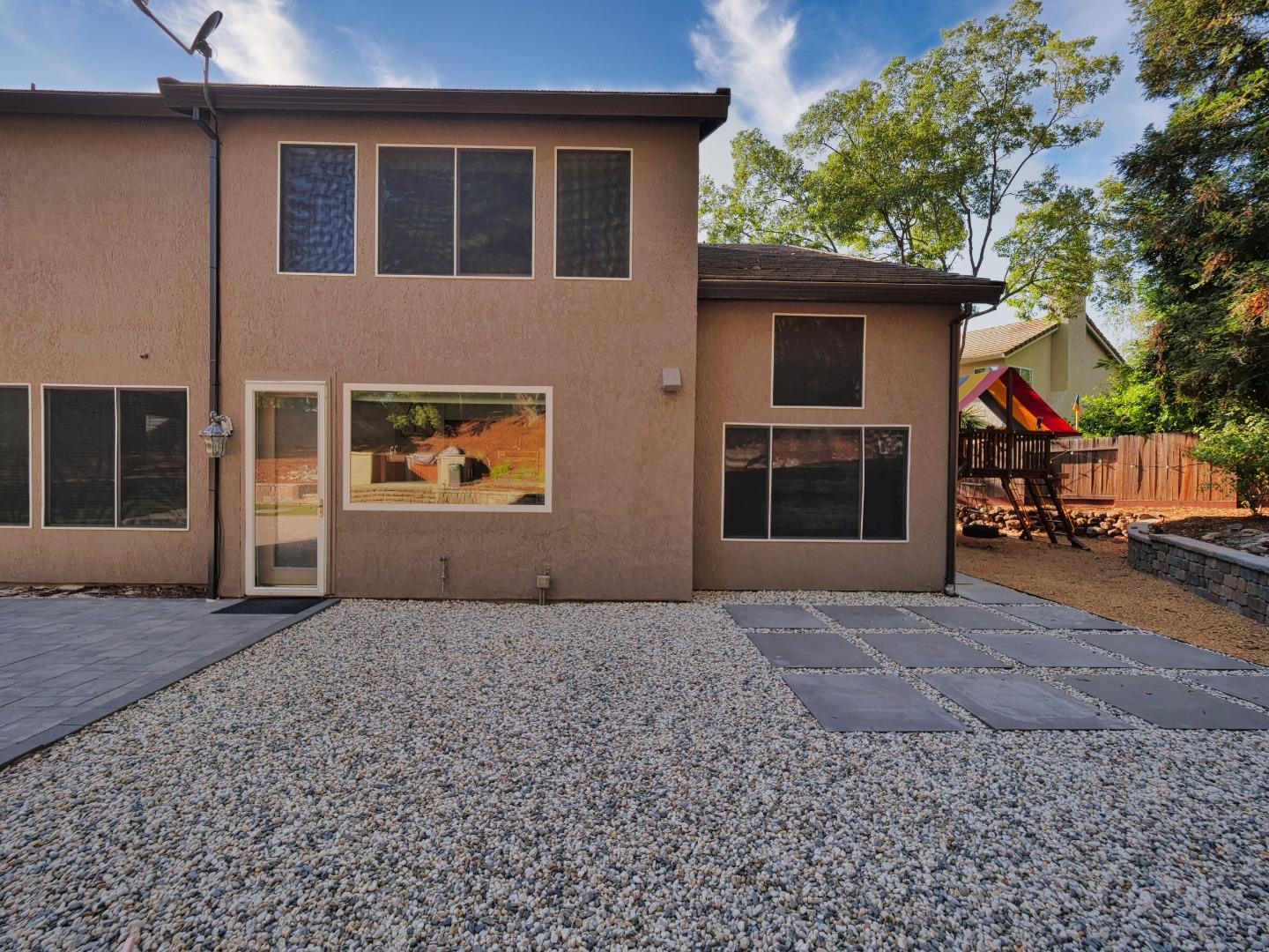 Detail Gallery Image 6 of 43 For 104 Hesser Ct, Folsom,  CA 95630 - 5 Beds | 4 Baths