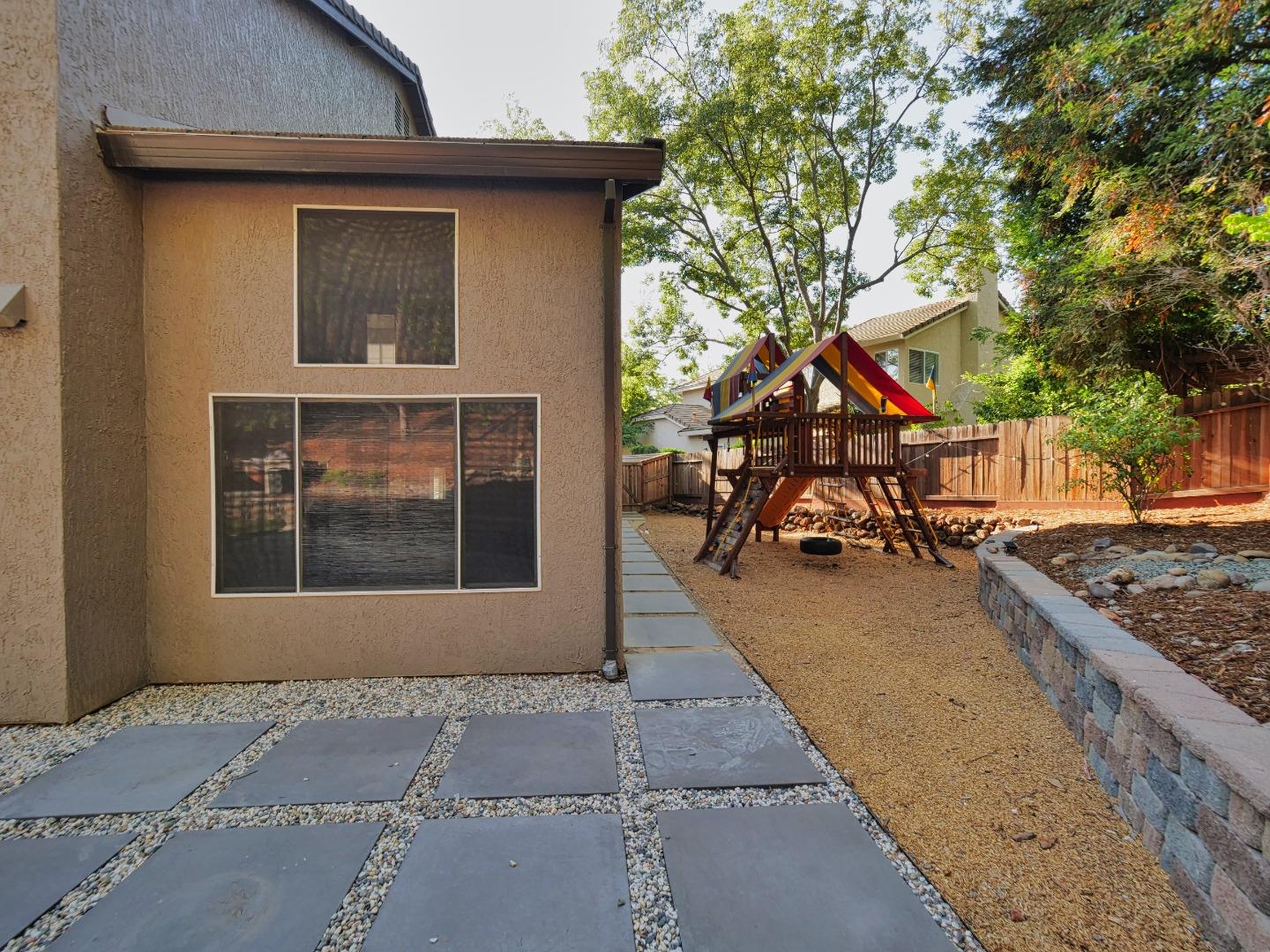 Detail Gallery Image 8 of 43 For 104 Hesser Ct, Folsom,  CA 95630 - 5 Beds | 4 Baths