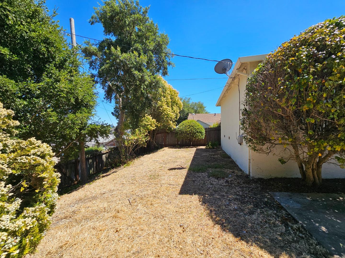 Detail Gallery Image 13 of 14 For 136 Mesa Verde St, Vallejo,  CA 94589 - 3 Beds | 1 Baths