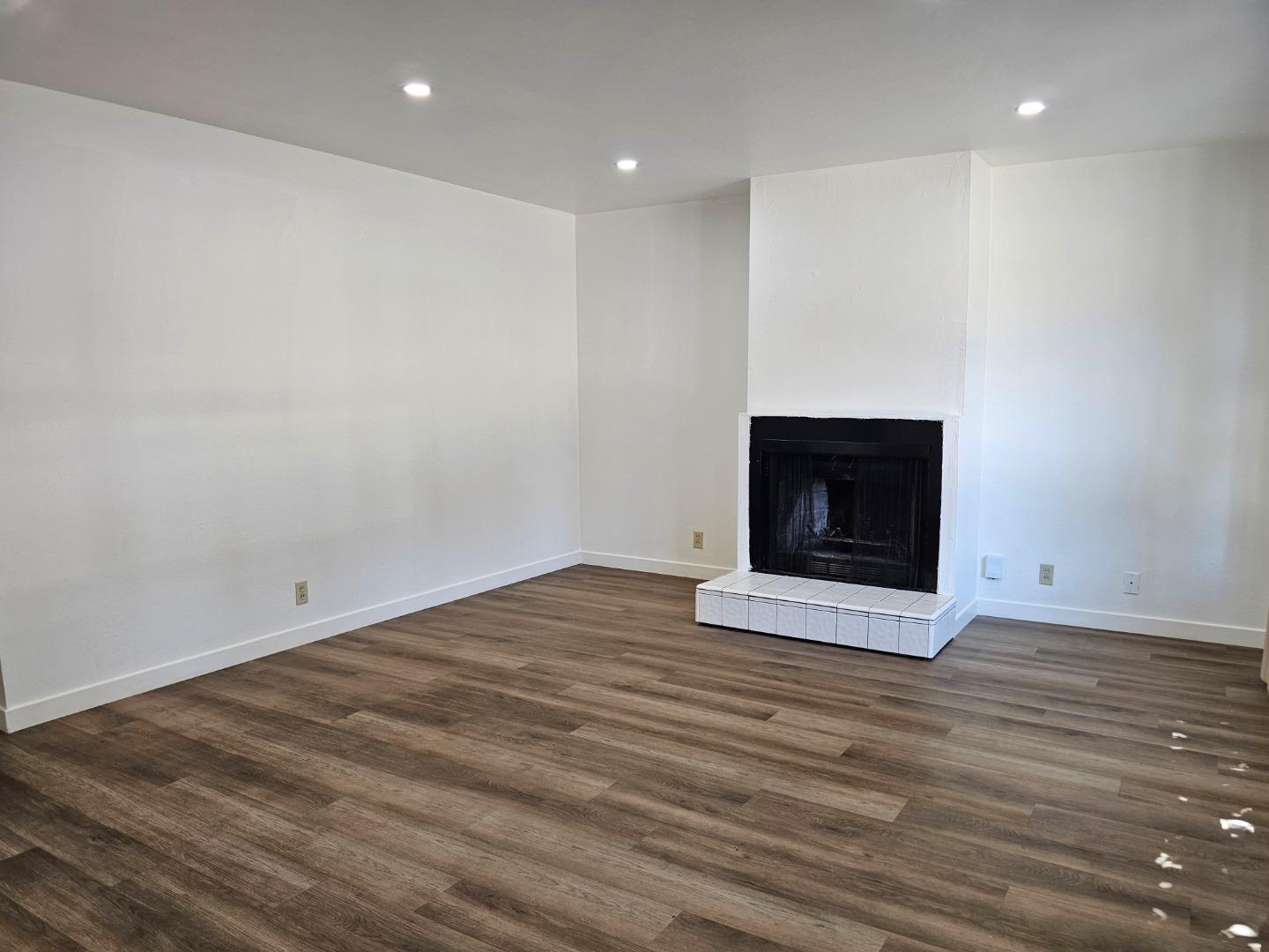 Detail Gallery Image 3 of 14 For 136 Mesa Verde St, Vallejo,  CA 94589 - 3 Beds | 1 Baths