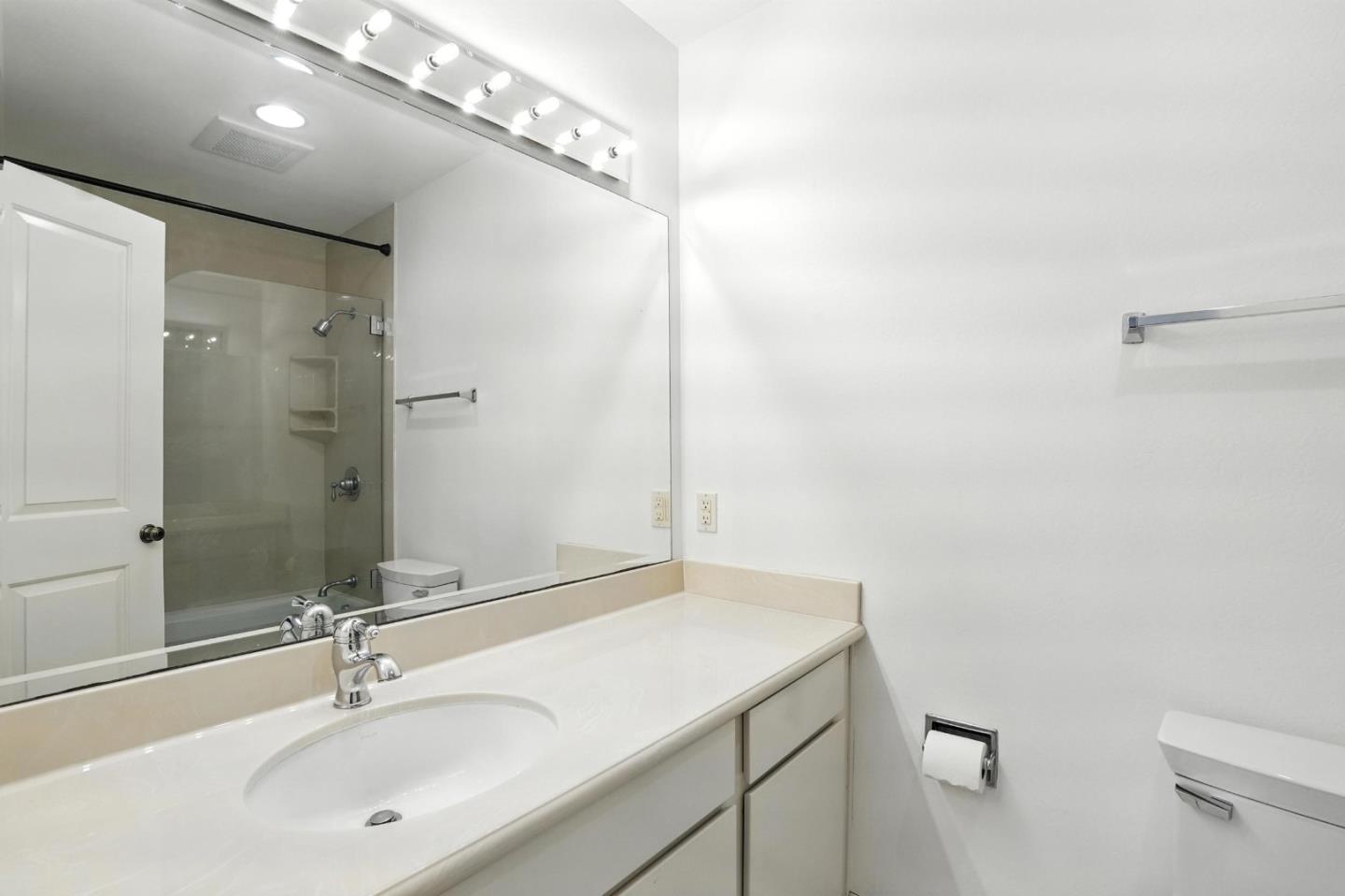 Detail Gallery Image 22 of 36 For 1171 Compass Ln #211,  Foster City,  CA 94404 - 2 Beds | 2 Baths