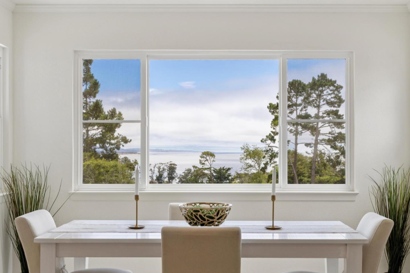 Detail Gallery Image 14 of 53 For 838 Columbus St, El Granada,  CA 94019 - 4 Beds | 2/1 Baths