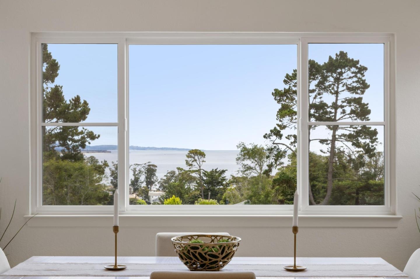 Detail Gallery Image 15 of 53 For 838 Columbus St, El Granada,  CA 94019 - 4 Beds | 2/1 Baths
