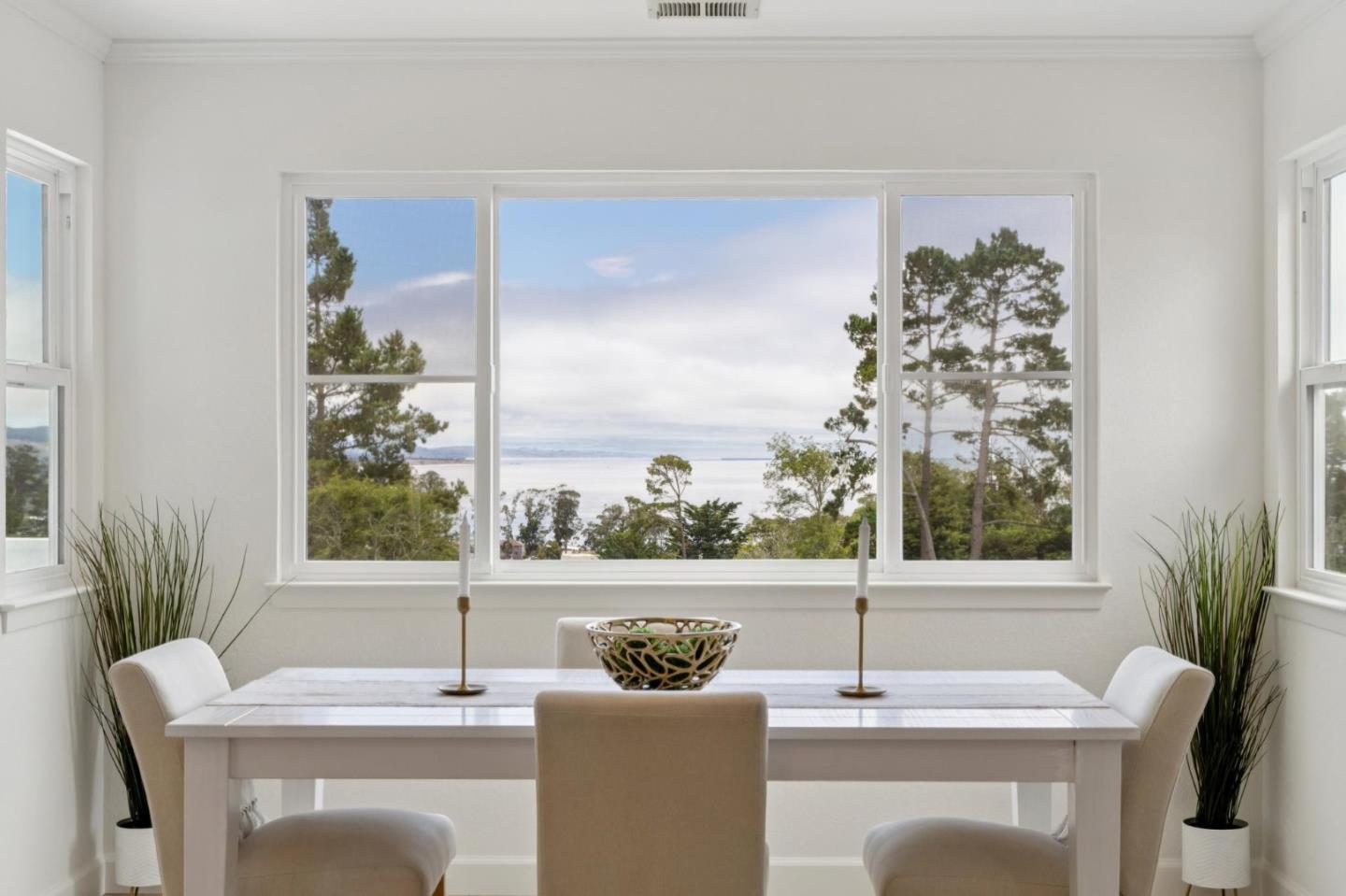 Detail Gallery Image 17 of 53 For 838 Columbus St, El Granada,  CA 94019 - 4 Beds | 2/1 Baths