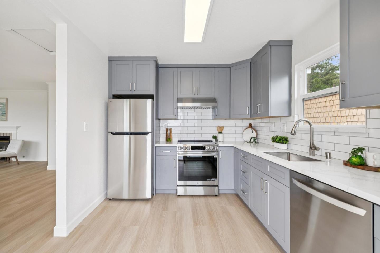 Detail Gallery Image 19 of 53 For 838 Columbus St, El Granada,  CA 94019 - 4 Beds | 2/1 Baths