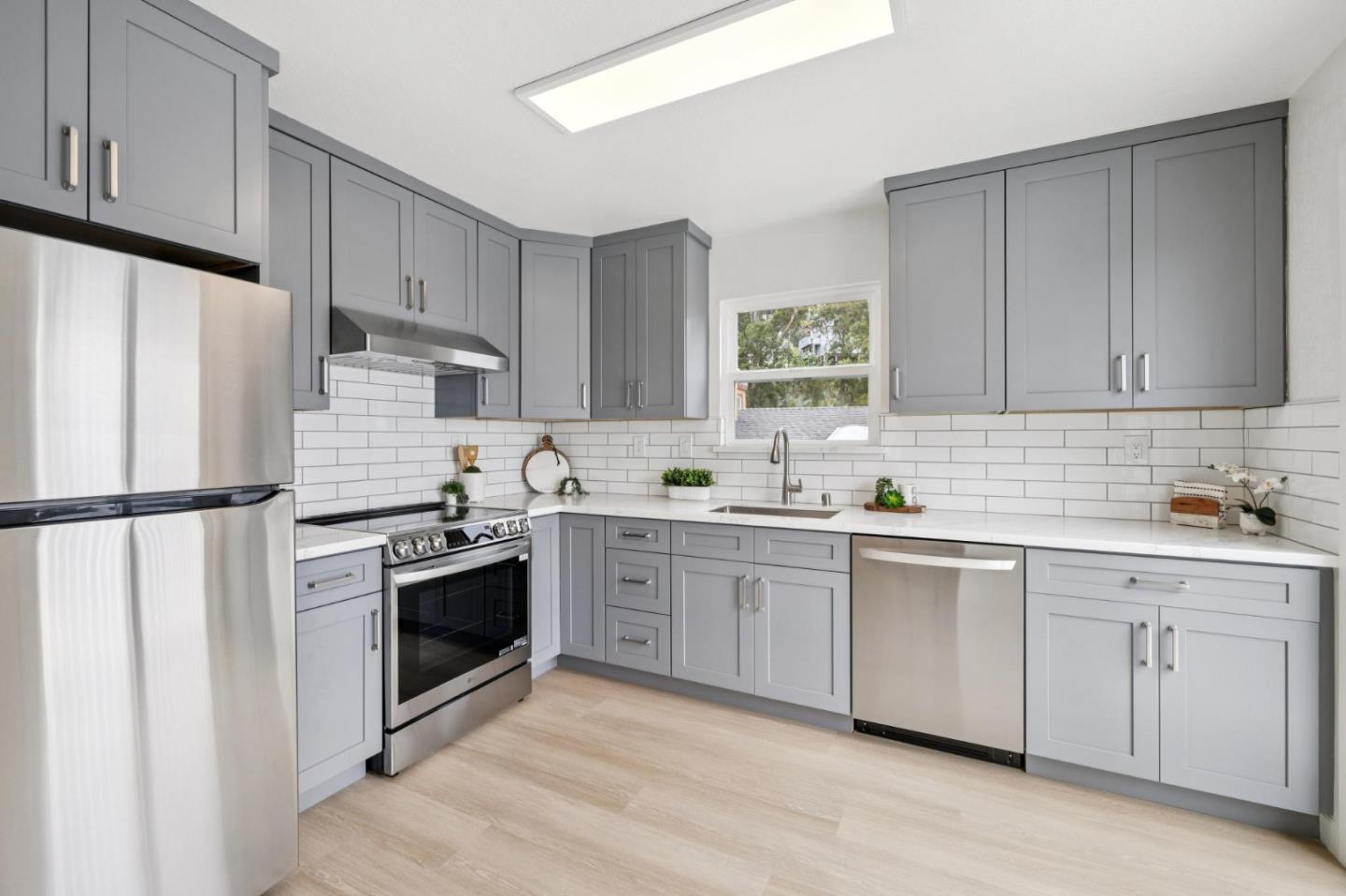 Detail Gallery Image 21 of 53 For 838 Columbus St, El Granada,  CA 94019 - 4 Beds | 2/1 Baths
