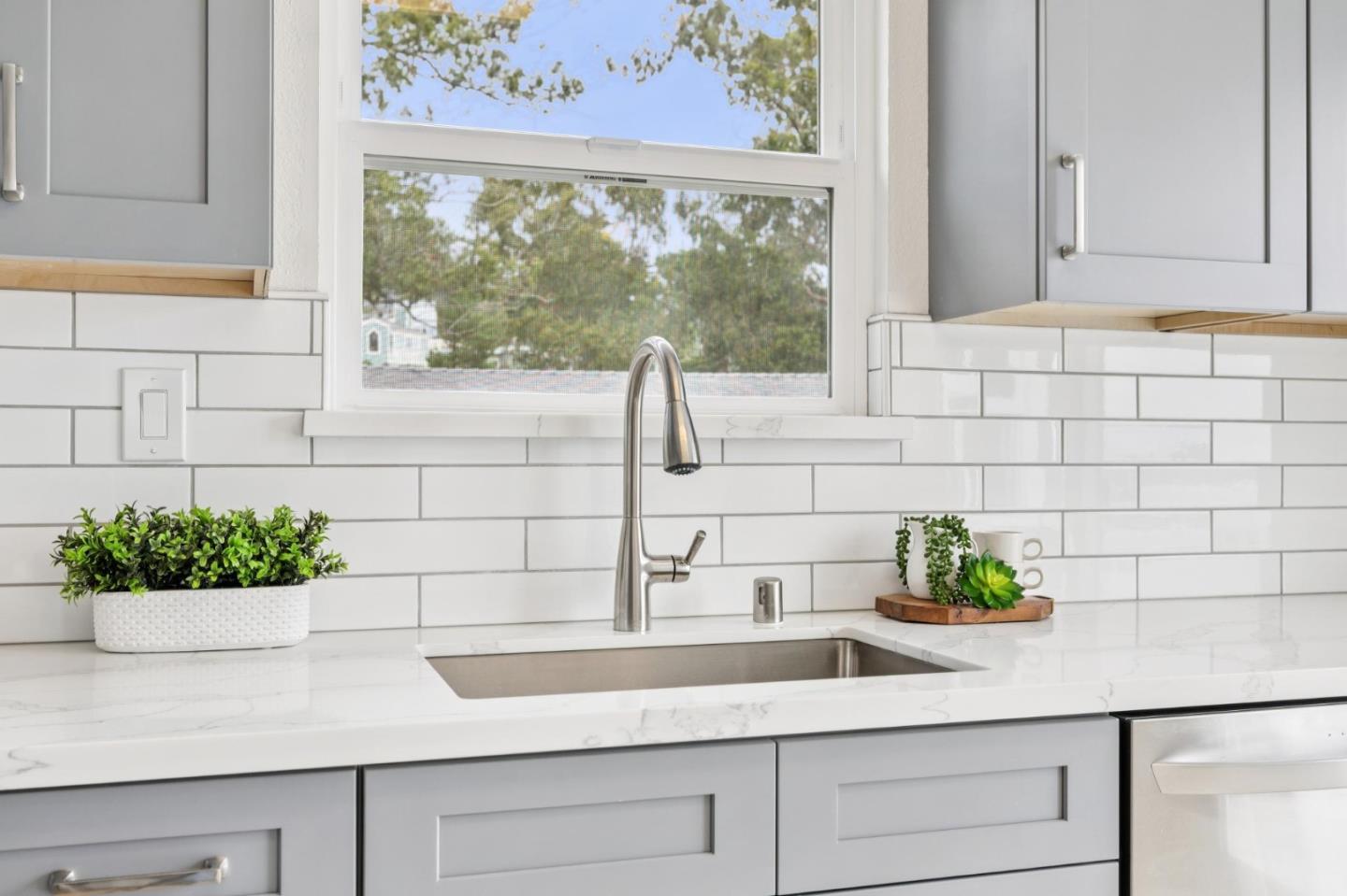 Detail Gallery Image 22 of 53 For 838 Columbus St, El Granada,  CA 94019 - 4 Beds | 2/1 Baths