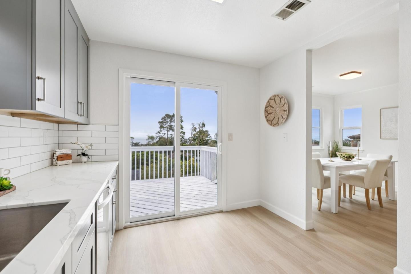 Detail Gallery Image 23 of 53 For 838 Columbus St, El Granada,  CA 94019 - 4 Beds | 2/1 Baths