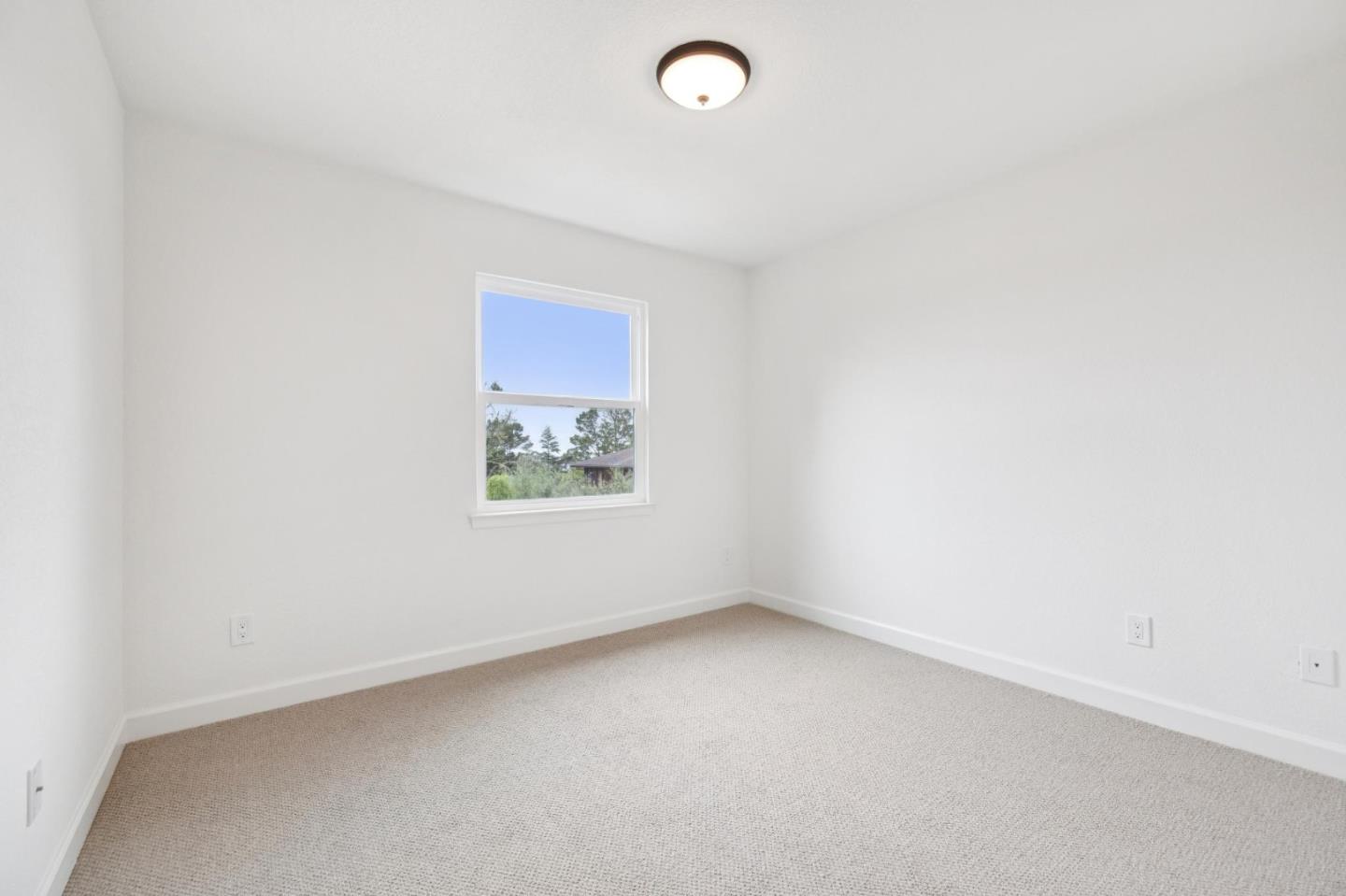 Detail Gallery Image 32 of 53 For 838 Columbus St, El Granada,  CA 94019 - 4 Beds | 2/1 Baths