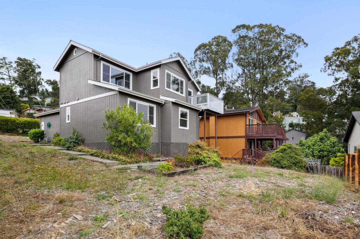 Detail Gallery Image 45 of 53 For 838 Columbus St, El Granada,  CA 94019 - 4 Beds | 2/1 Baths