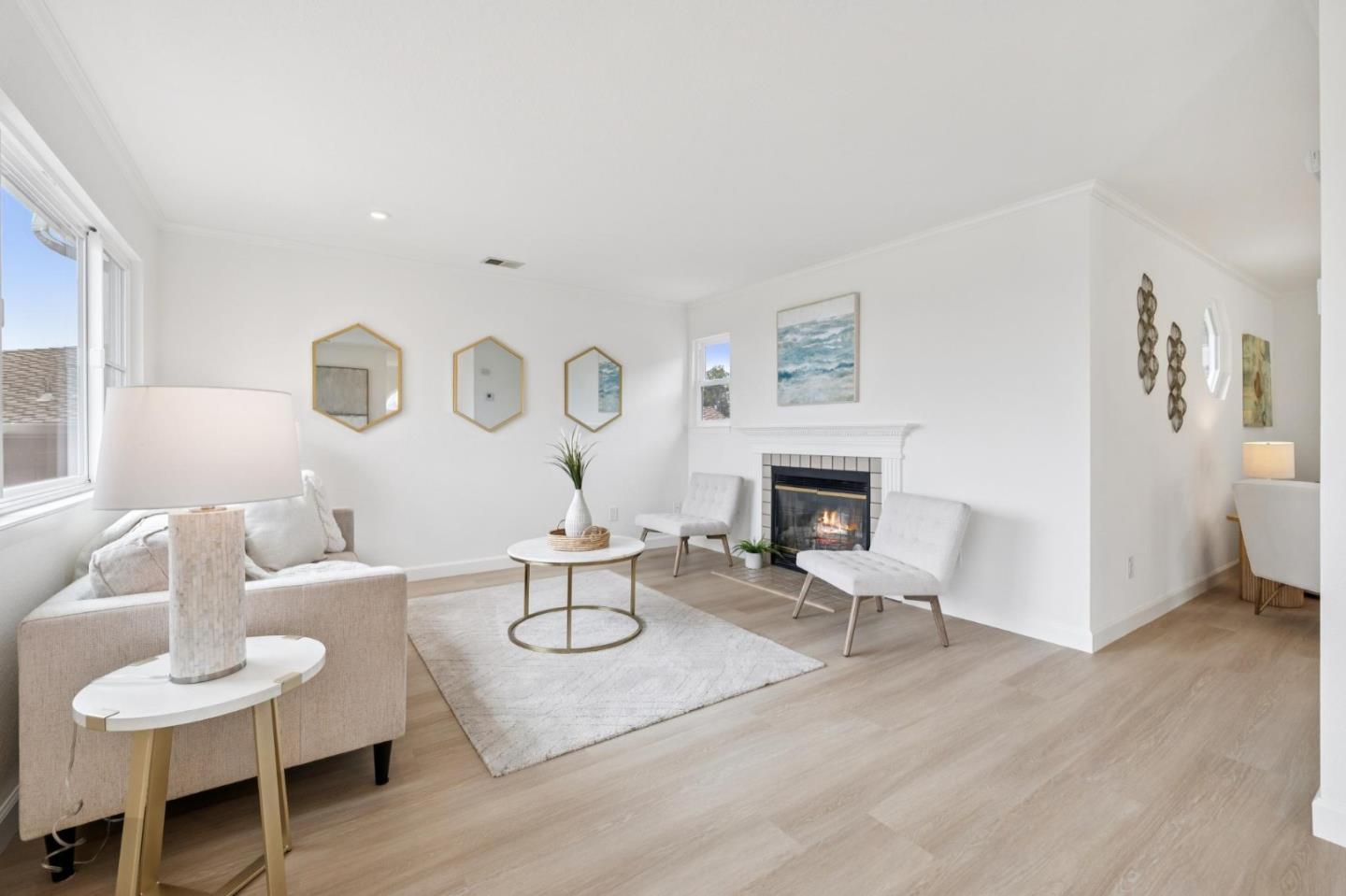 Detail Gallery Image 8 of 53 For 838 Columbus St, El Granada,  CA 94019 - 4 Beds | 2/1 Baths