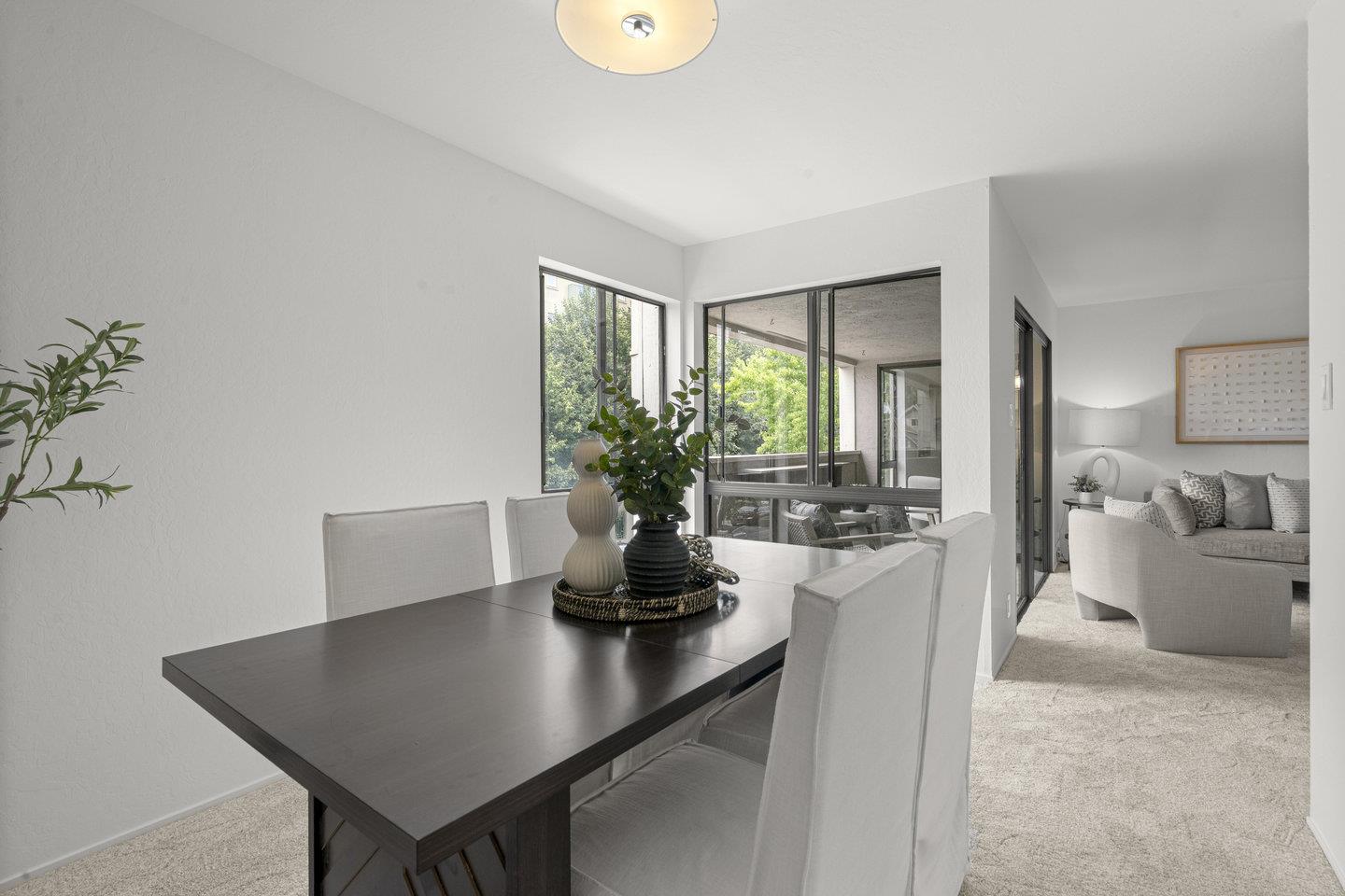 Detail Gallery Image 3 of 16 For 58 N El Camino Real #218,  San Mateo,  CA 94401 - 2 Beds | 2 Baths