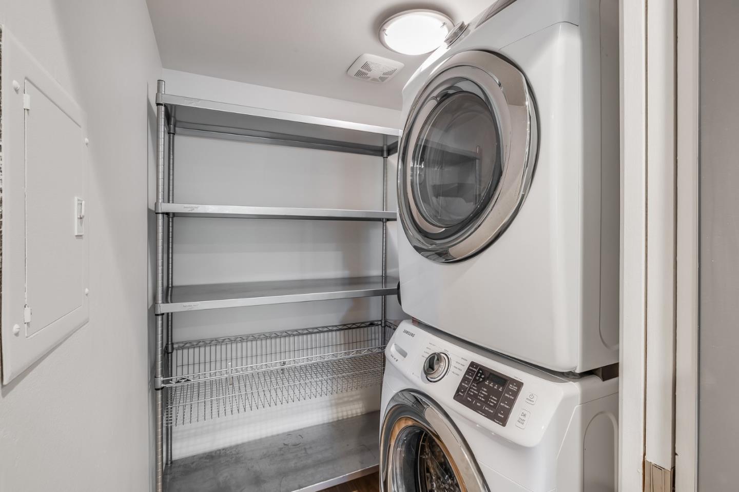 Detail Gallery Image 11 of 32 For 3378 Brittan Ave #3,  San Carlos,  CA 94070 - 2 Beds | 2 Baths