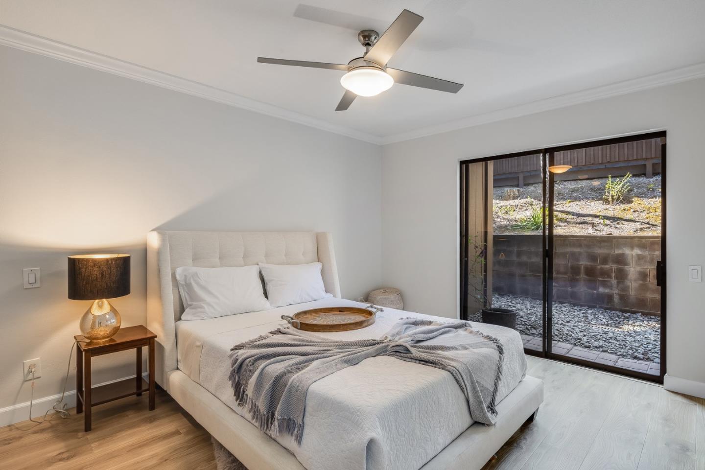 Detail Gallery Image 12 of 32 For 3378 Brittan Ave #3,  San Carlos,  CA 94070 - 2 Beds | 2 Baths