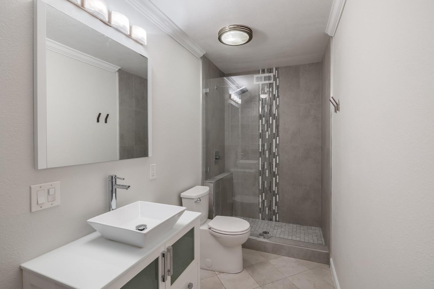 Detail Gallery Image 17 of 32 For 3378 Brittan Ave #3,  San Carlos,  CA 94070 - 2 Beds | 2 Baths